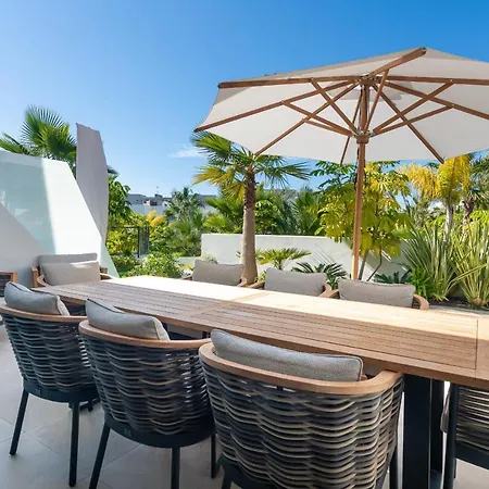 Luxurious Townhouse With Roof Plunge Pool Vakantiehuis *