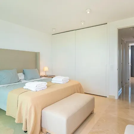 Luxurious Townhouse With Roof Plunge Pool Сasa de vacaciones Málaga